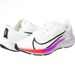 Brand new Nike runner white colore us you see in the picture 10.5 size unisex